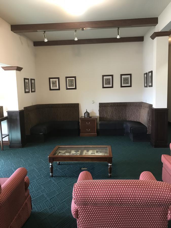 إلينسبورغ Nirvana Inn & Grill المظهر الخارجي الصورة
