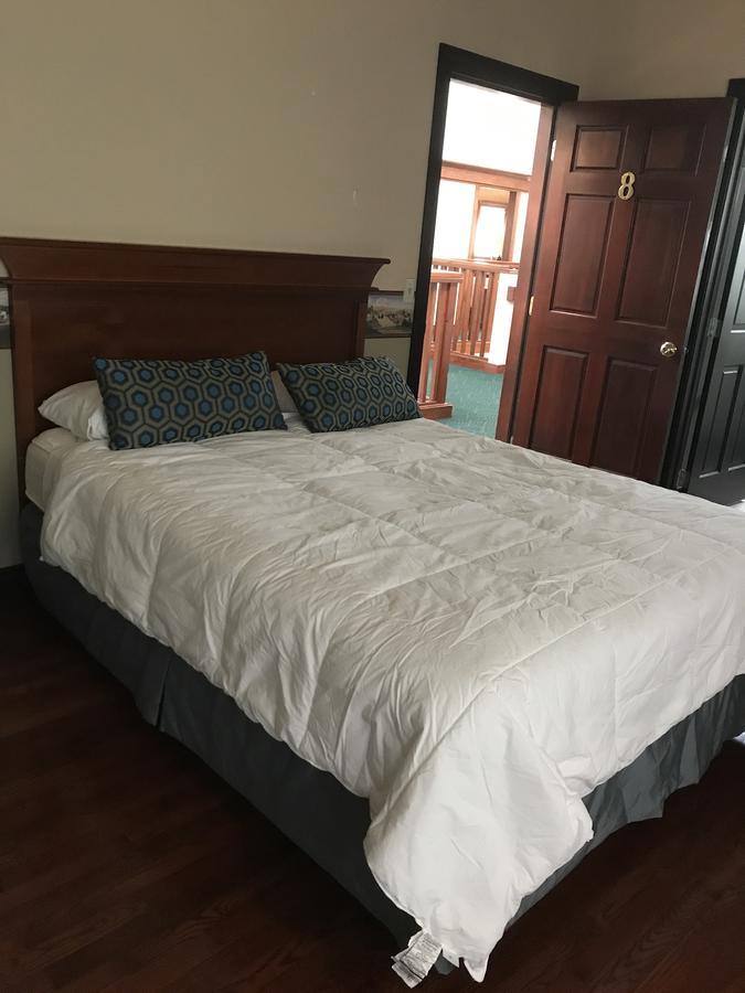 إلينسبورغ Nirvana Inn & Grill المظهر الخارجي الصورة